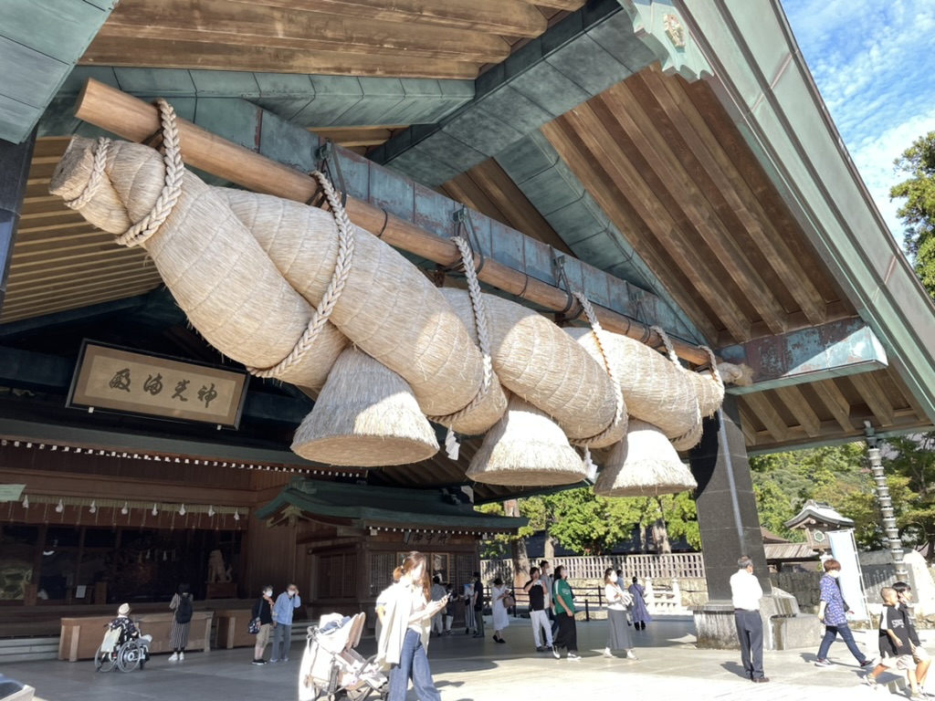 出雲大社神楽殿の大注連縄