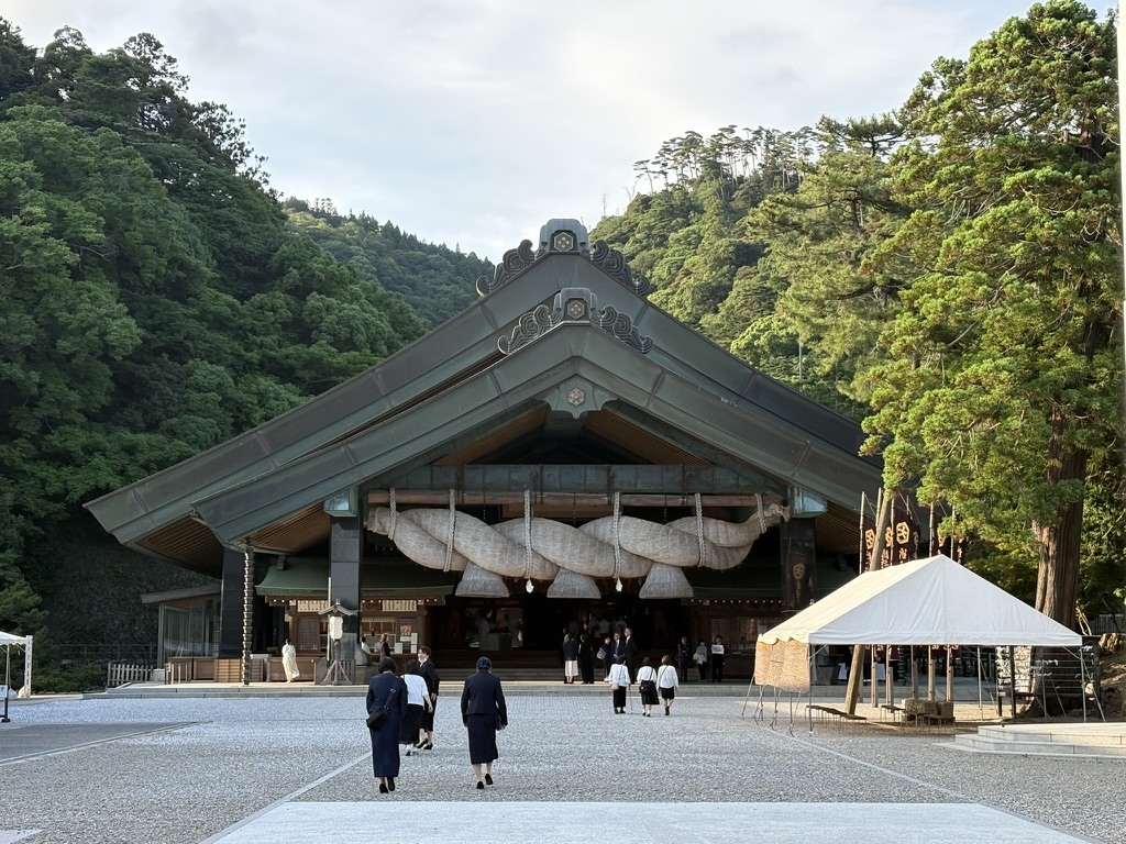 出雲大社の神楽殿