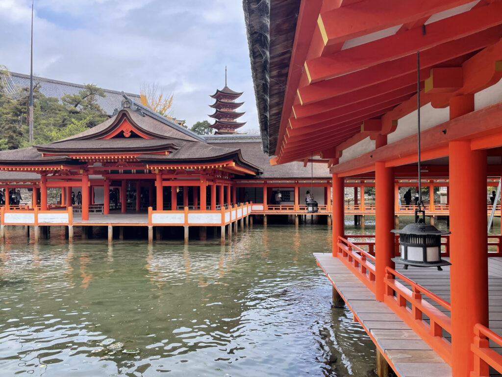 厳島神社の社殿
