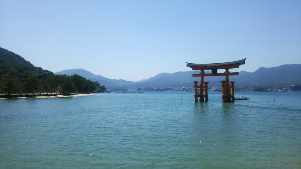 厳島神社の大鳥居２