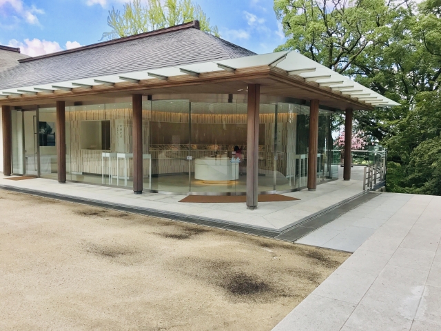 竈門神社の授与所
